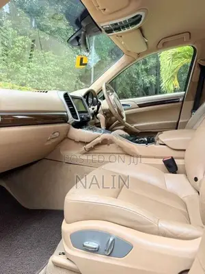 Porsche Cayenne Full Options 2012