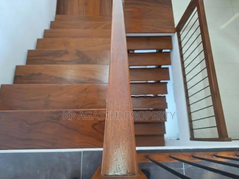 Luxury House for Sale in Pitakotte