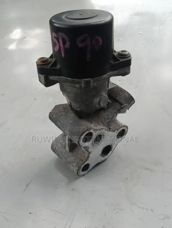 TOYOTA VITZ KSP90 EGR