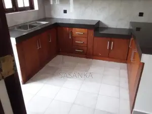 Battaramulla Koswatta Luxury House for Rent