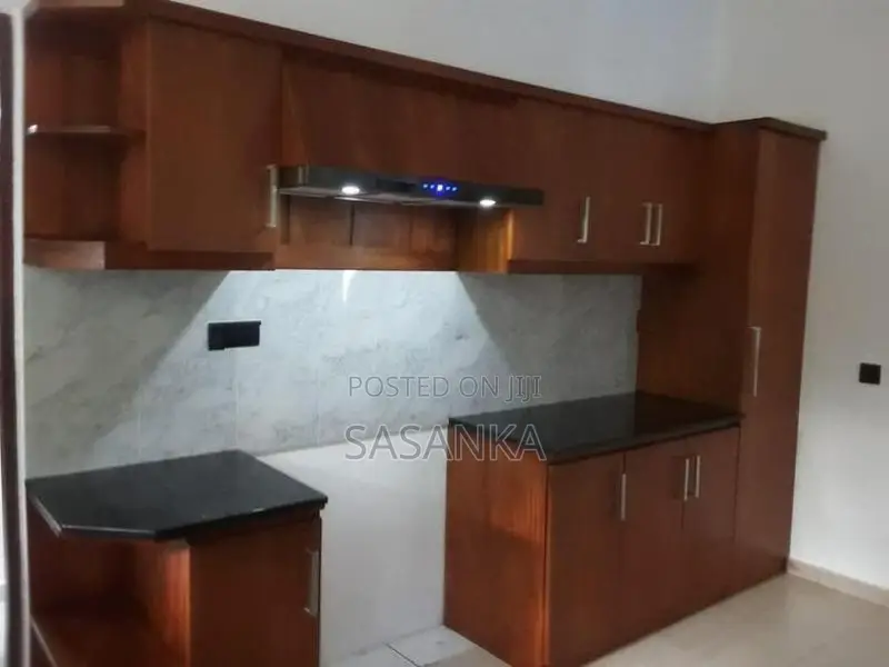 Battaramulla Koswatta Luxury House for Rent