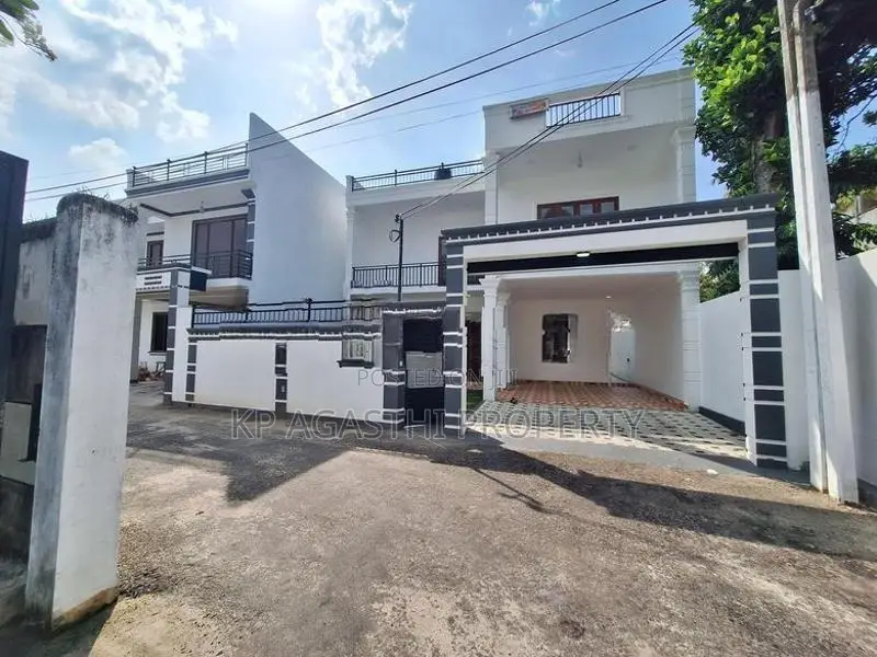Piliyandala Junction House for Sale