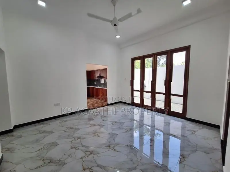 Piliyandala Junction House for Sale