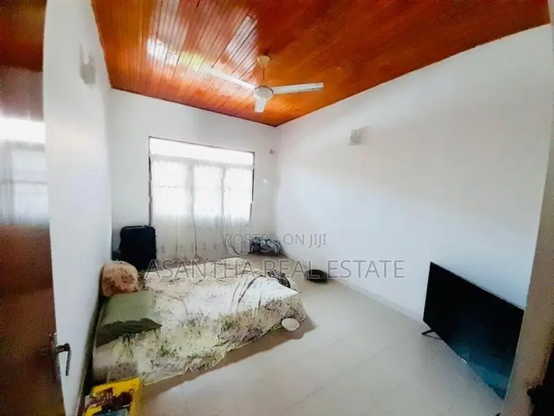 02 Storey House With 15.5 P for Sale in Jubbli Post Nugegoda