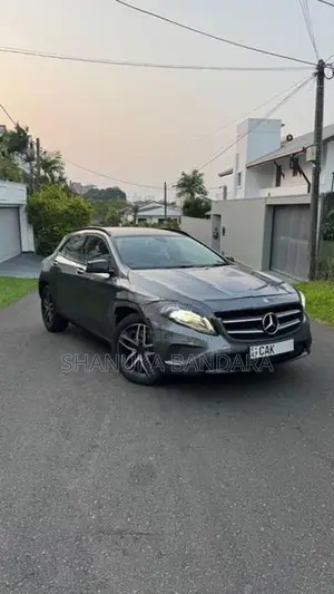 Mercedes Benz GLA 200 2015