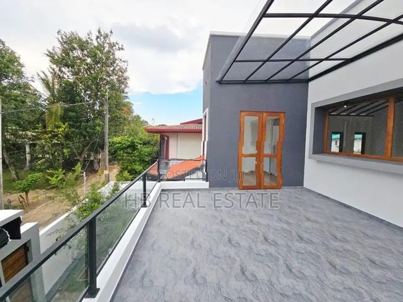 Architecture Designed Luxury Two Storey House For Sale