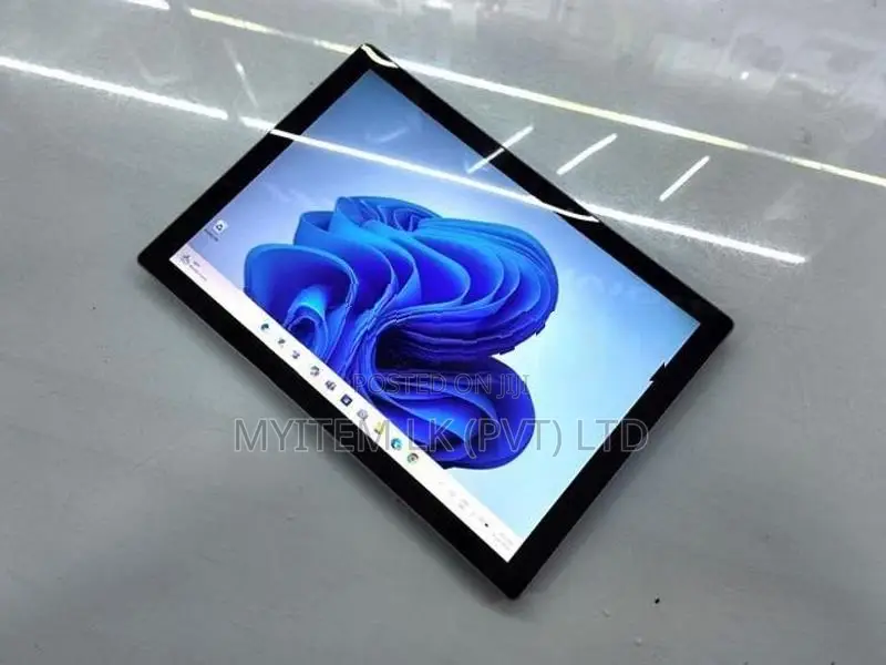 Microsoft Surface Pro 1807 (5th GEN) i5 7th GEN 8GB RAM 256GB SSD 12.3