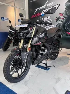 Bajaj Pulsar N160 Premium 2025