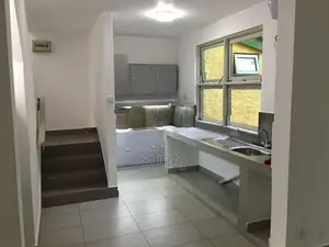 4 BR House with Garden for Rent Hantana