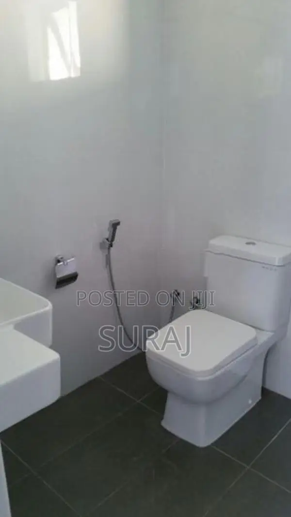 4 BR House with Garden for Rent Hantana