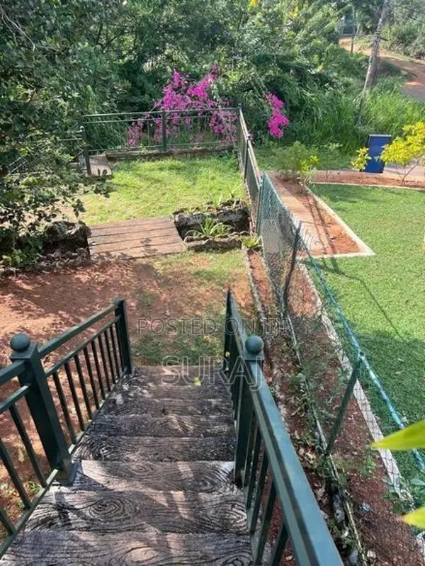 4 BR House with Garden for Rent Hantana