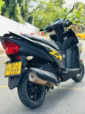 Yamaha 2017 Black