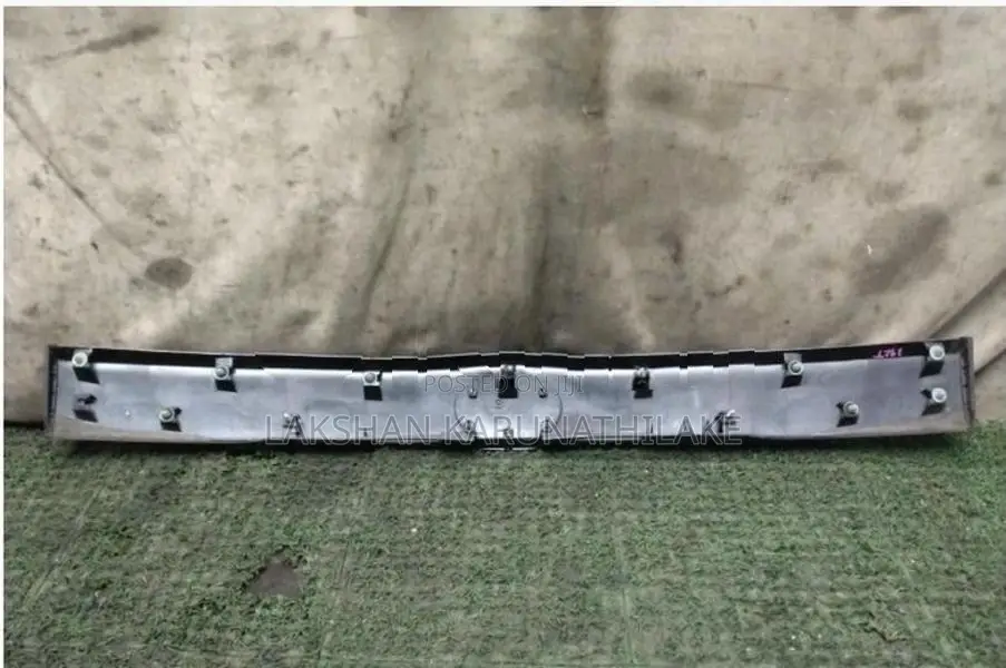 Toyota Prius Badge Rear Hatch Panel