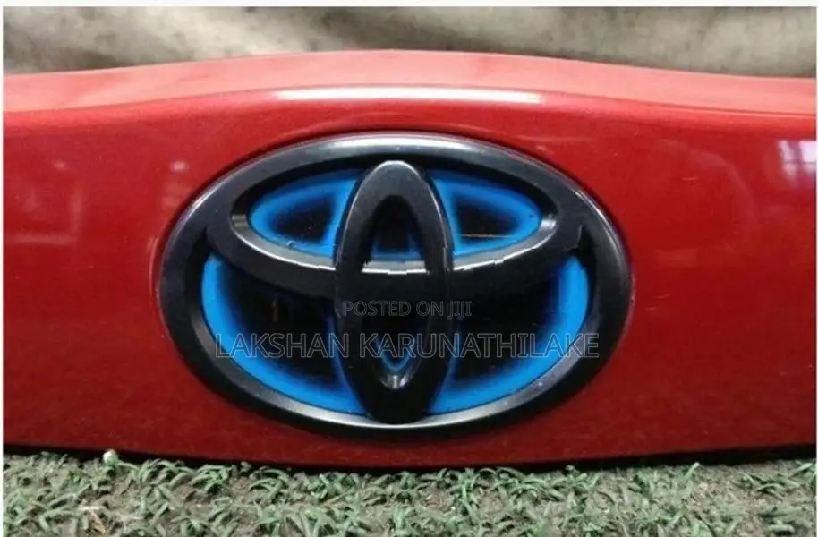 Toyota Prius Badge Rear Hatch Panel