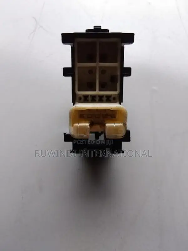 Toyota Aqua NHP10 Door Switch