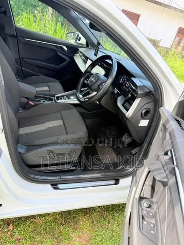 Audi A3 Advance Pkg 2023