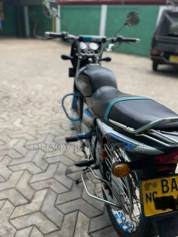 Bajaj CT100 2014
