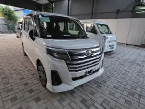 Toyota Roomy Custom GT 2025
