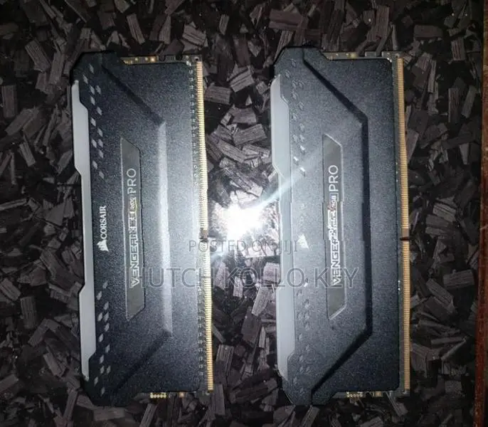 Corsair Vengeance RGB Pro RAM 16GB ( 3200mhz )