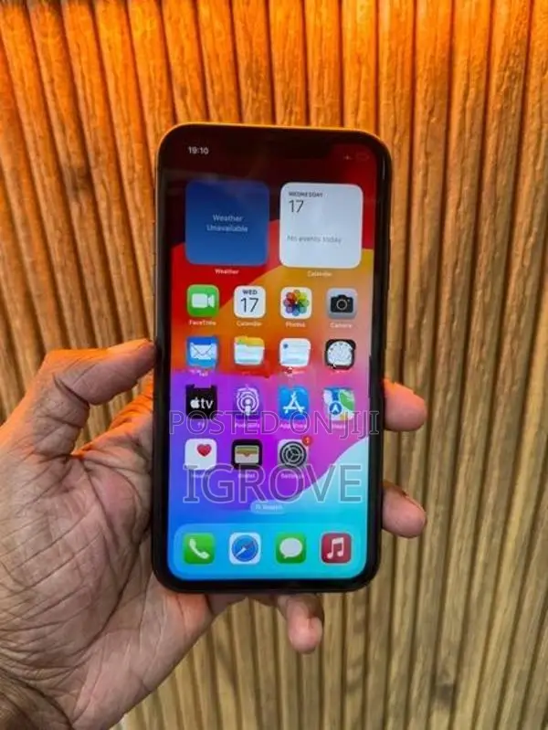 Apple iPhone 11 128GB (Used)