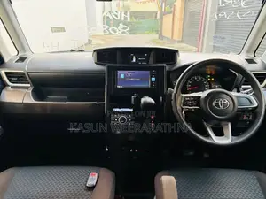 Toyota Roomy Custom G 2023