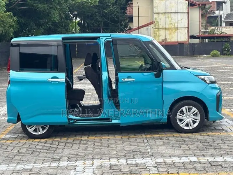 Toyota Roomy Custom G 2023