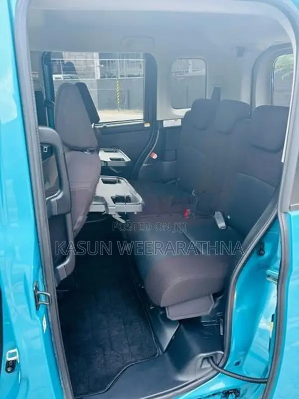 Toyota Roomy Custom G 2023