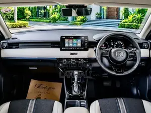 Honda Vezel Z PLAY Moonroof 2023