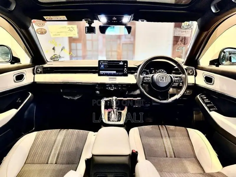 Honda Vezel Z PLAY Moonroof 2023