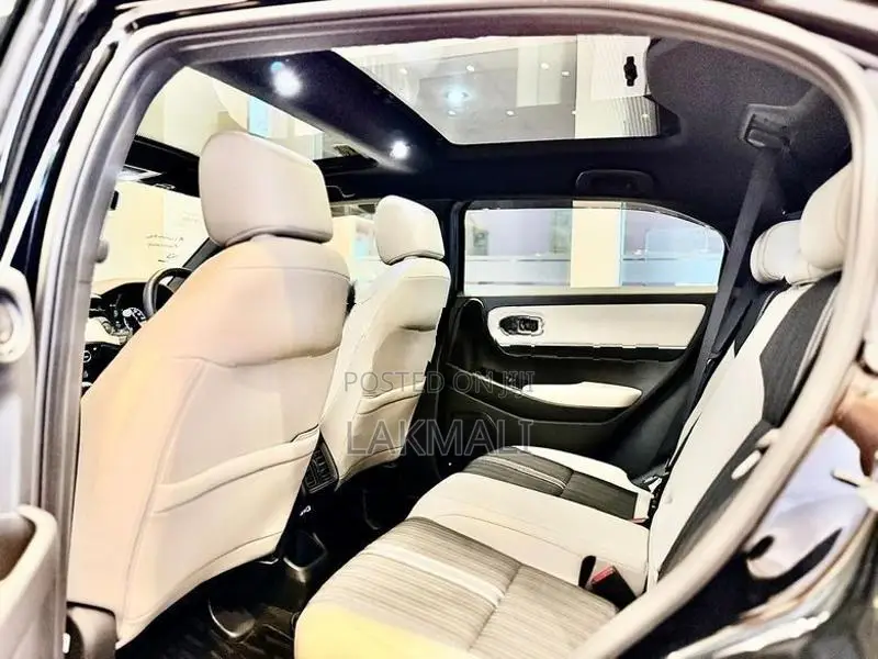 Honda Vezel Z PLAY Moonroof 2023