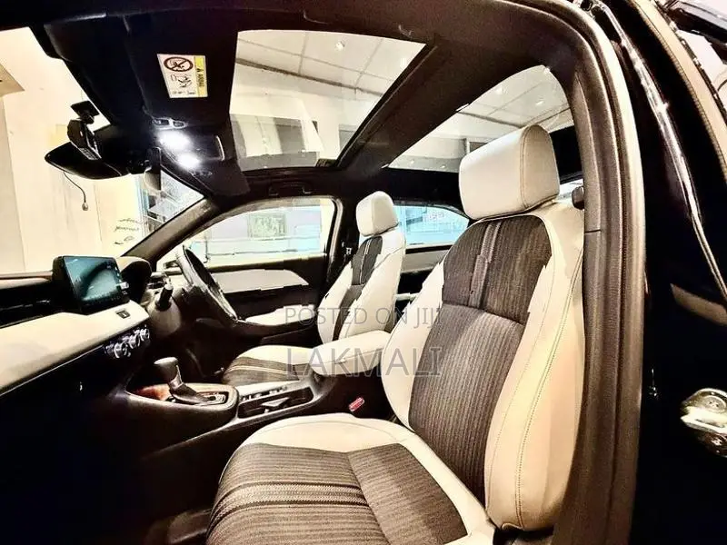 Honda Vezel Z PLAY Moonroof 2023