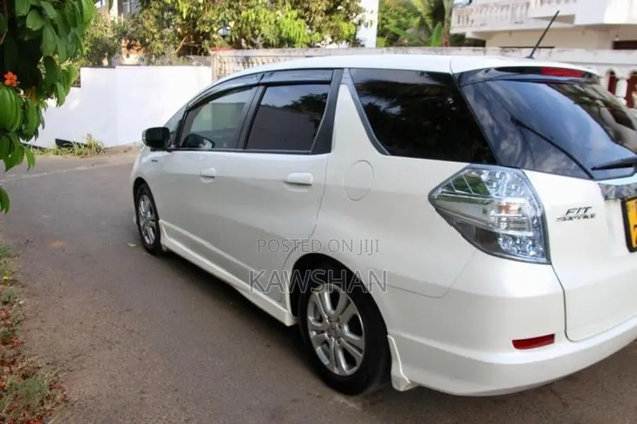 Honda Fit Shuttle GP2 2013