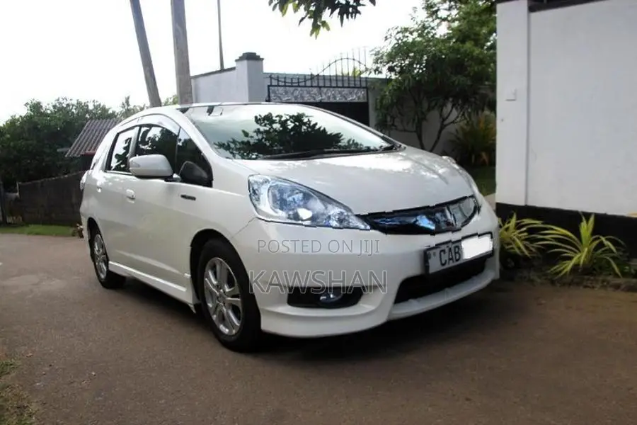 Honda Fit Shuttle GP2 2013