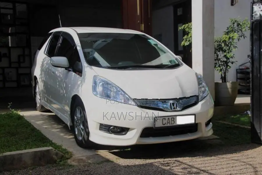 Honda Fit Shuttle GP2 2013