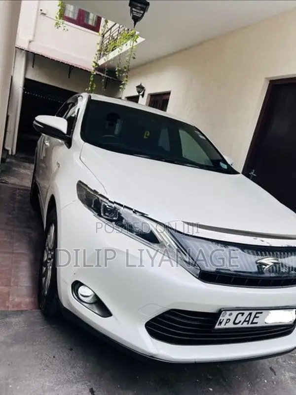 Toyota Harrier Premium 2014