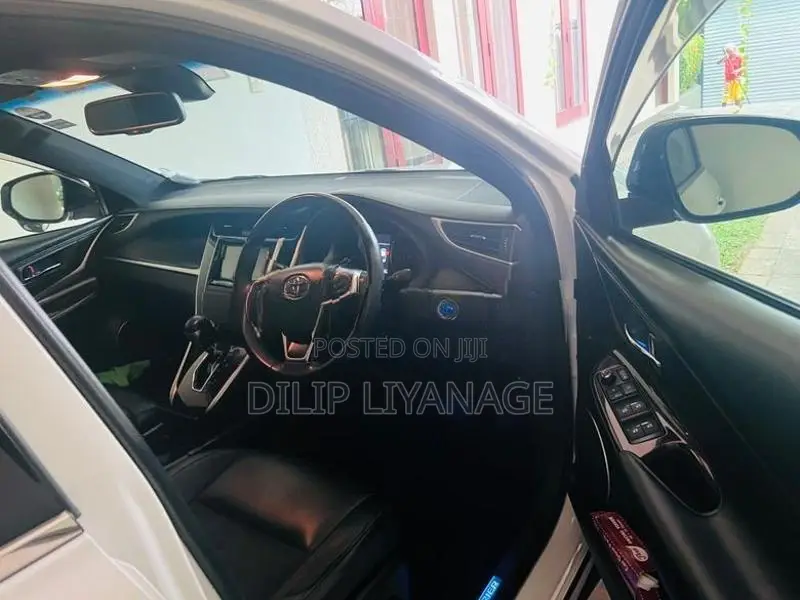 Toyota Harrier Premium 2014
