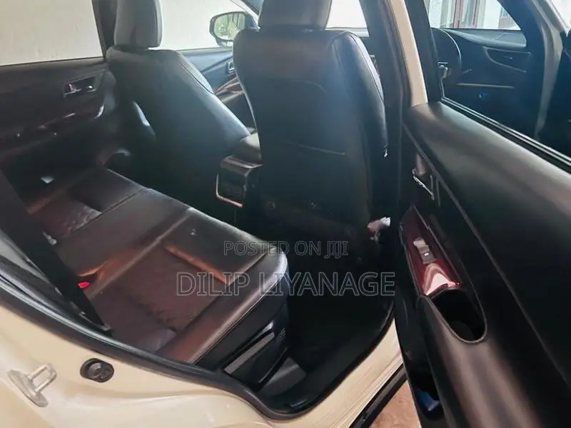 Toyota Harrier Premium 2014