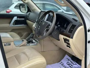 Toyota Land Cruiser Sahara V8 ZX 2010