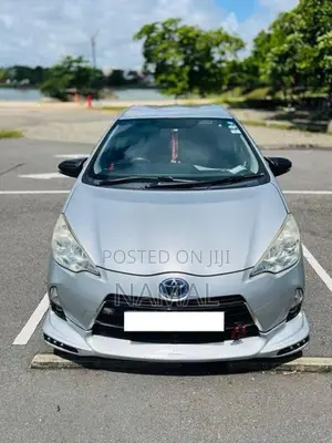 Toyota Aqua 2012