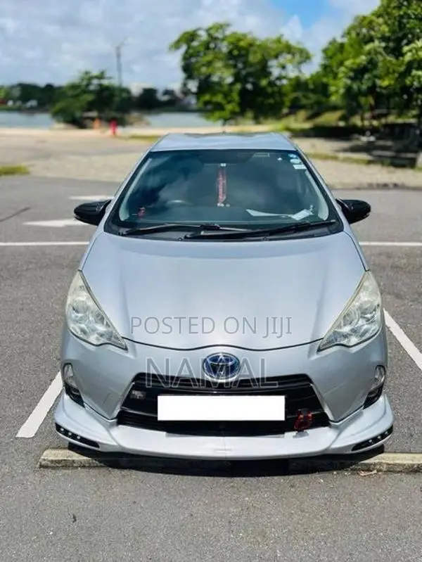 Toyota Aqua 2012