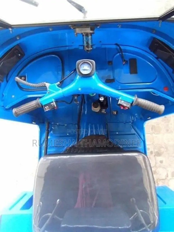 Bajaj RE 2003