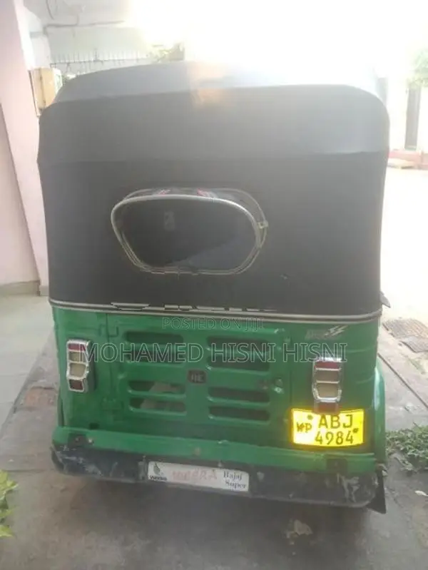 Bajaj RE 2015