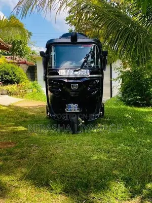 Bajaj RE 2017