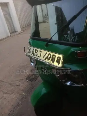 Bajaj RE 2015