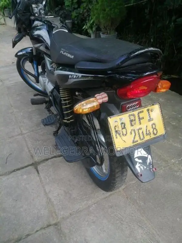Bajaj Platina 100 2017