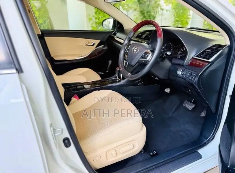 Toyota Premio G SUPERIOR 2017