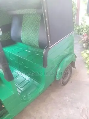 Bajaj RE 2015
