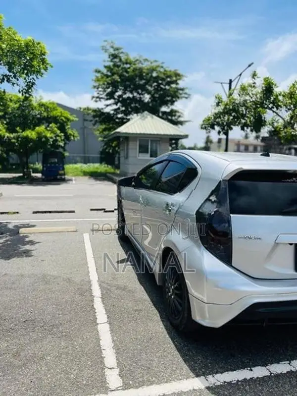 Toyota Aqua 2012