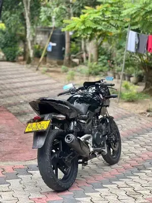 Bajaj Pulsar 180 2011