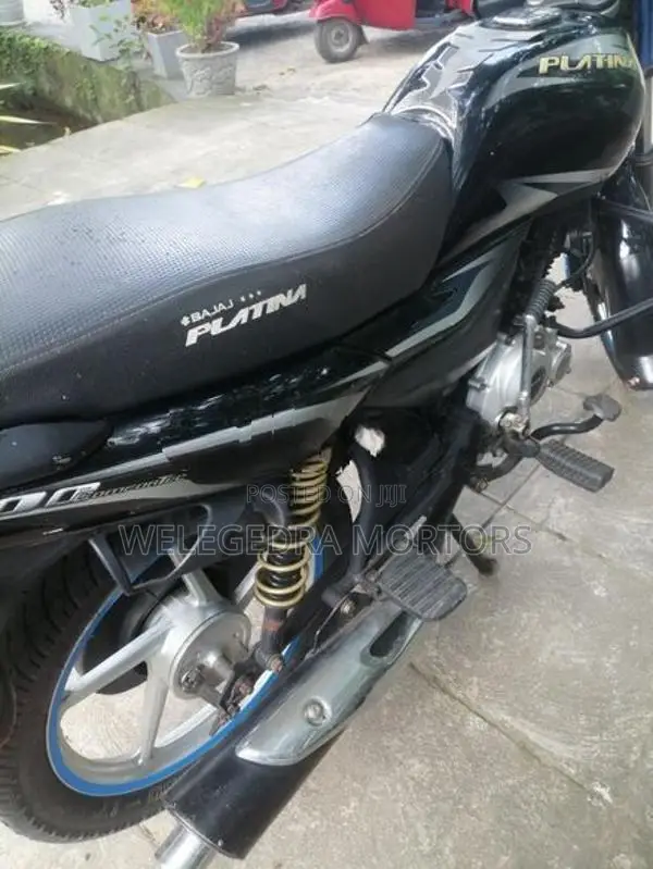 Bajaj Platina 100 2017